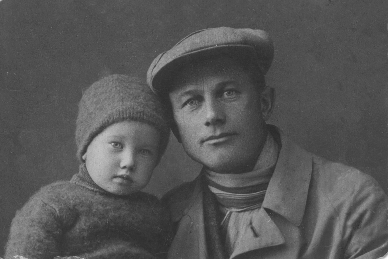 Федор Муров с сыном Аскольдом, 6.09.1930 г.